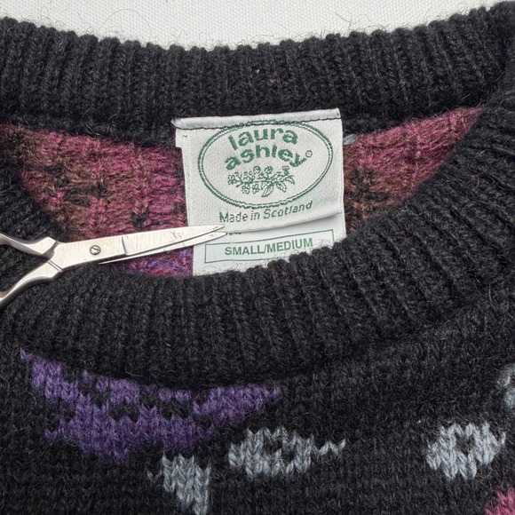 Vintage Laura Ashley 100% Wool Floral Sweater Made in Scotland S/M Cottagecore - Picture 3 of 10